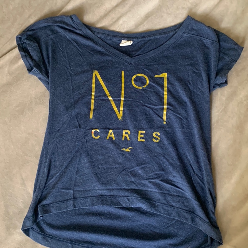 HOLLISTER WOMENS TEE SHIRT SIZED SMALL